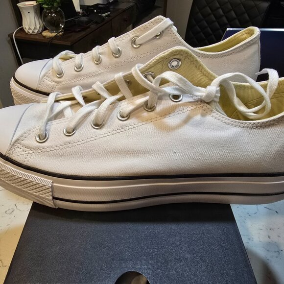 Converse UniseX CTAS Lift Ox 560251C White Sneakers MENS Sz 11 Womens 13 NEW - Picture 2 of 10